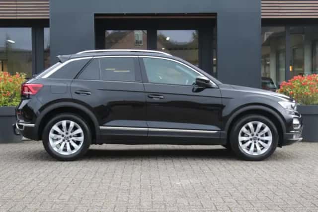 Volkswagen T-Roc (2022) thumbnail 5