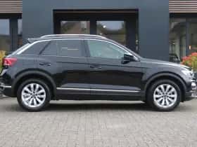 Volkswagen T-Roc (2022) thumbnail 5