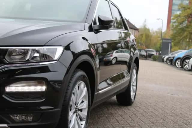 Volkswagen T-Roc (2022) thumbnail 10