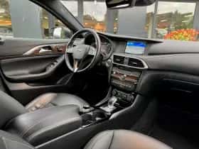 Infiniti Q30 (2016) thumbnail 2
