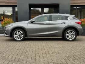 Infiniti Q30 (2016) thumbnail 5