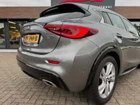 Infiniti Q30 (2016) thumbnail 10
