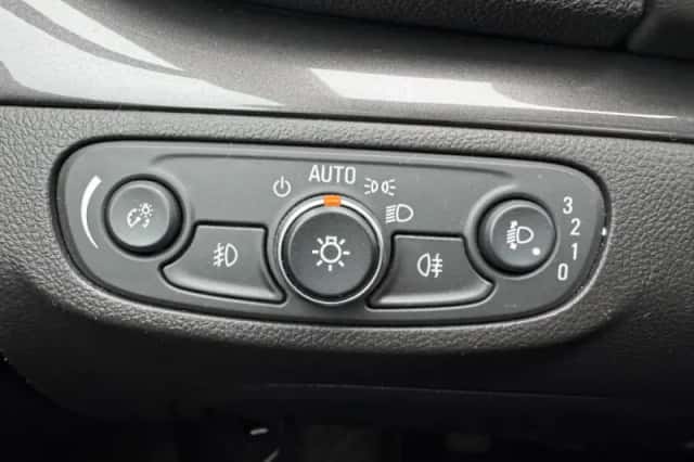 Opel Mokka (2018) thumbnail 18