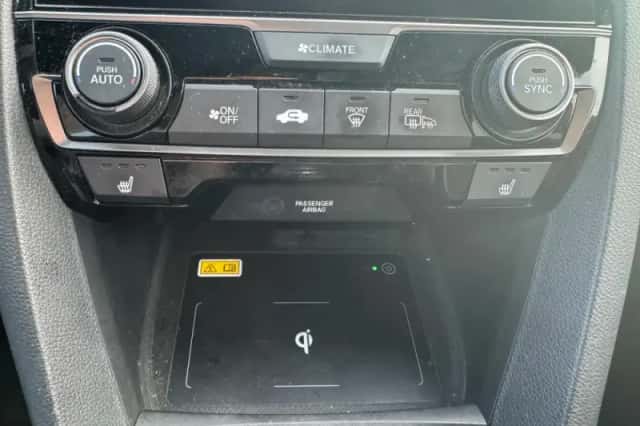 Honda Civic (2017) thumbnail 23