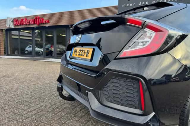 Honda Civic (2017) thumbnail 10