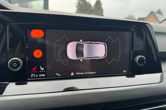 Volkswagen Golf (2020) thumbnail 23