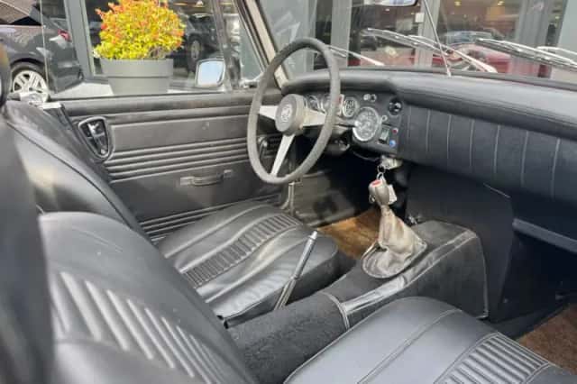 MG Midget (1975) thumbnail 11