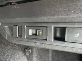 Škoda Octavia (2020) thumbnail 9