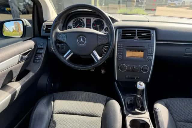 Mercedes-Benz B-Klasse (2011) thumbnail 2