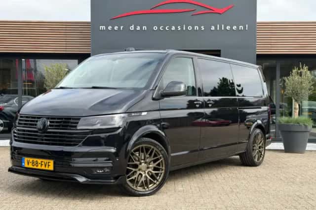 Volkswagen Transporter (2024) thumbnail 1