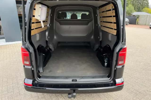 Volkswagen Transporter (2024) thumbnail 13