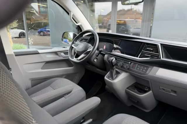 Volkswagen Transporter (2024) thumbnail 17