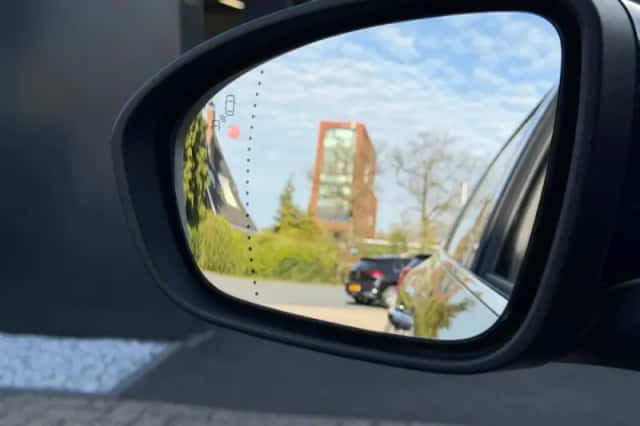 Renault Mégane (2020) thumbnail 24