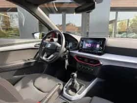 SEAT Arona (2022) thumbnail 2