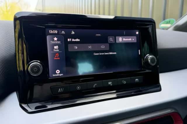 SEAT Arona (2022) thumbnail 17