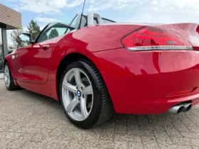 BMW Z4 (2010) thumbnail 11