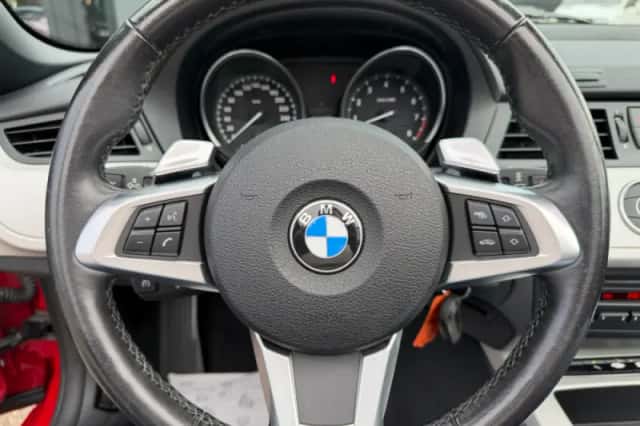 BMW Z4 (2010) thumbnail 17