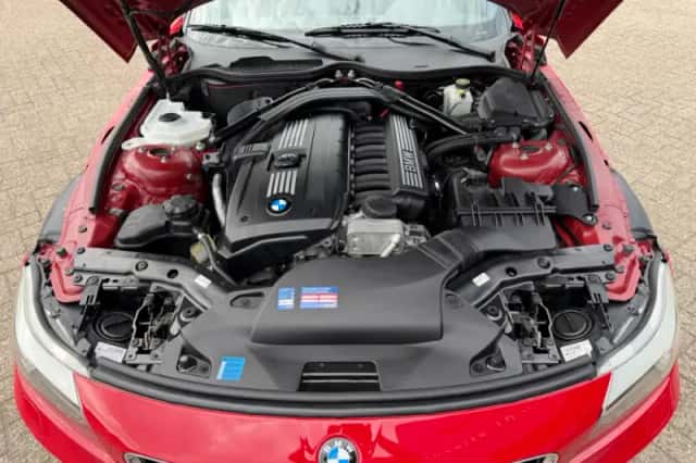 BMW Z4 (2010) thumbnail 21