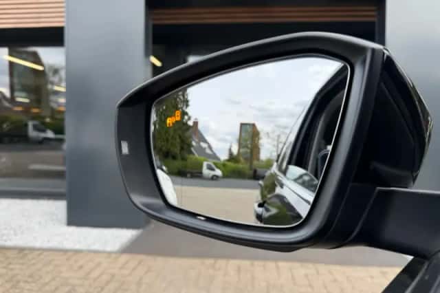 Volkswagen T-Cross (2019) thumbnail 28