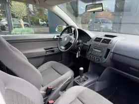 Volkswagen Polo (2007) thumbnail 2