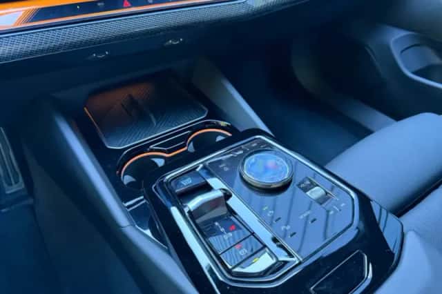 BMW i5 (2025) thumbnail 24