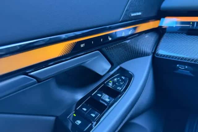 BMW i5 (2025) thumbnail 25