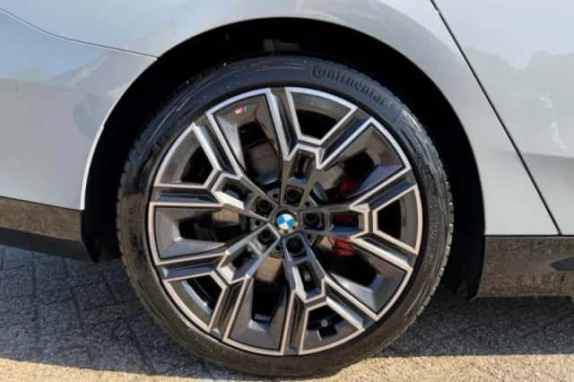 BMW i5 (2025) thumbnail 35