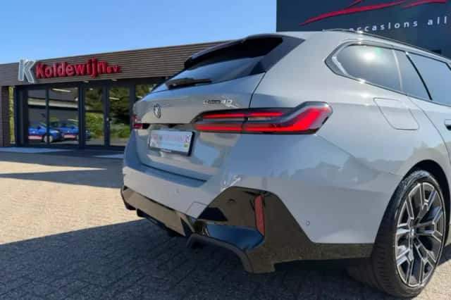 BMW i5 (2025) thumbnail 6