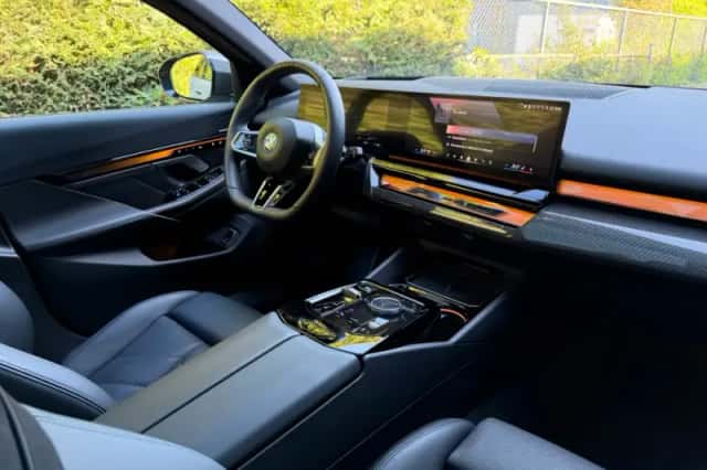 BMW i5 (2025) thumbnail 10