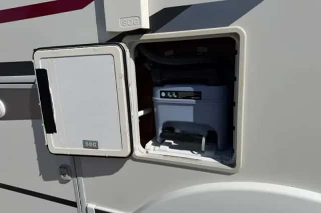 Adria Camper (2015) thumbnail 15