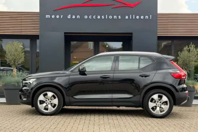 Volvo XC40 (2019) thumbnail 3