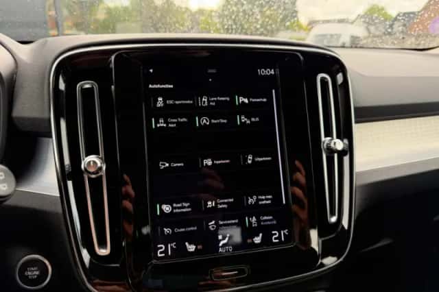 Volvo XC40 (2019) thumbnail 26