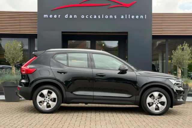 Volvo XC40 (2019) thumbnail 5