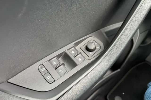Škoda Karoq (2018) thumbnail 15