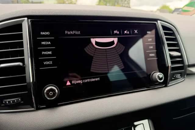 Škoda Karoq (2018) thumbnail 28