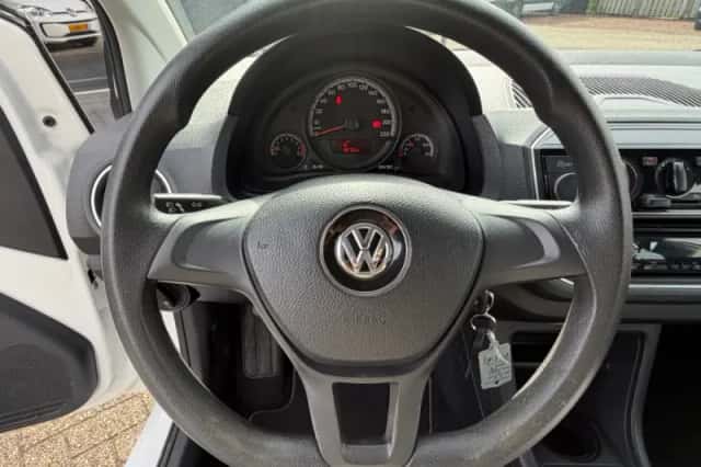 Volkswagen Up! (2017) thumbnail 14