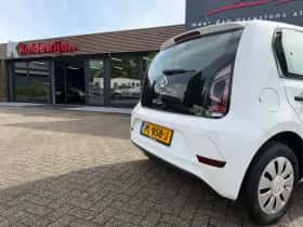Volkswagen Up! (2017) thumbnail 6