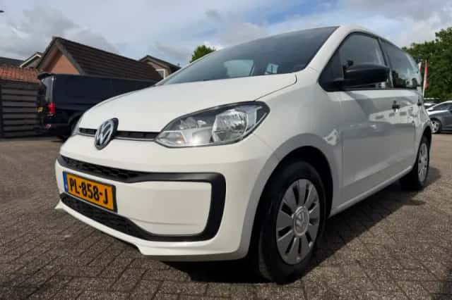 Volkswagen Up! (2017) thumbnail 10
