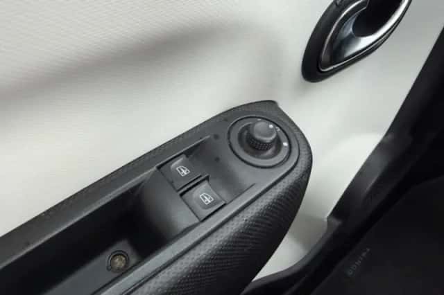 Renault Twingo (2018) thumbnail 21