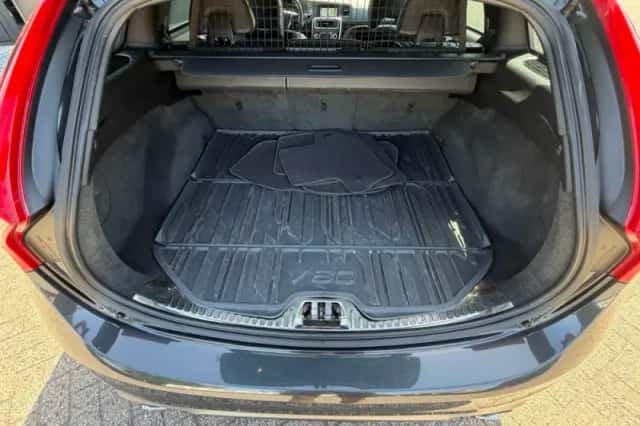 Volvo V60 (2014) thumbnail 12