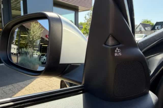 Volvo V60 (2014) thumbnail 18
