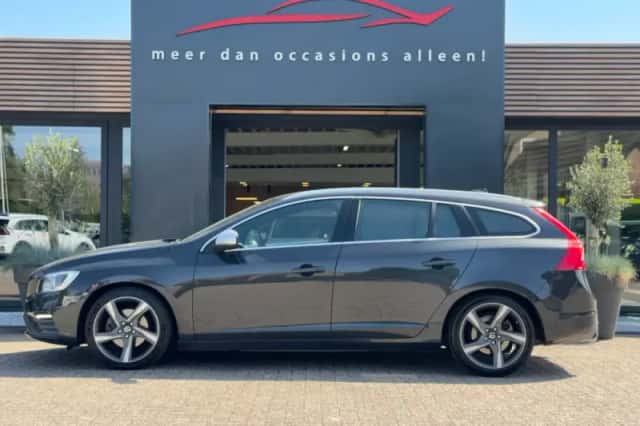 Volvo V60 (2014) thumbnail 3