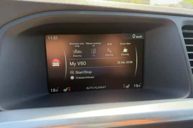 Volvo V60 (2014) thumbnail 29