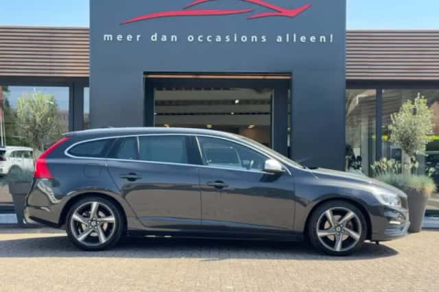 Volvo V60 (2014) thumbnail 5