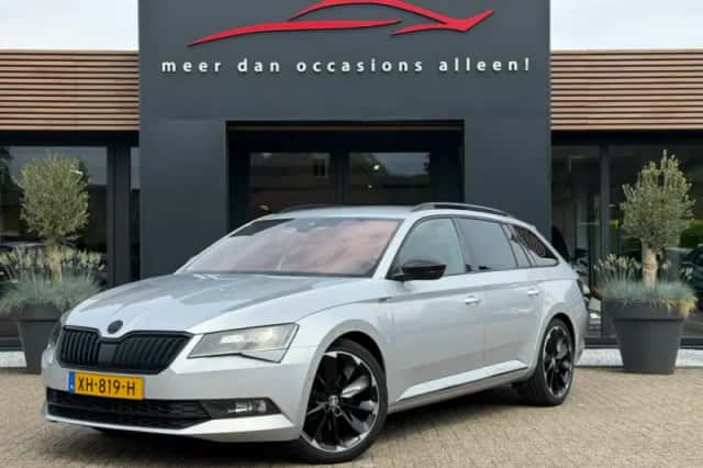 Škoda Superb (2019) thumbnail 1