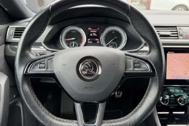 Škoda Superb (2019) thumbnail 21