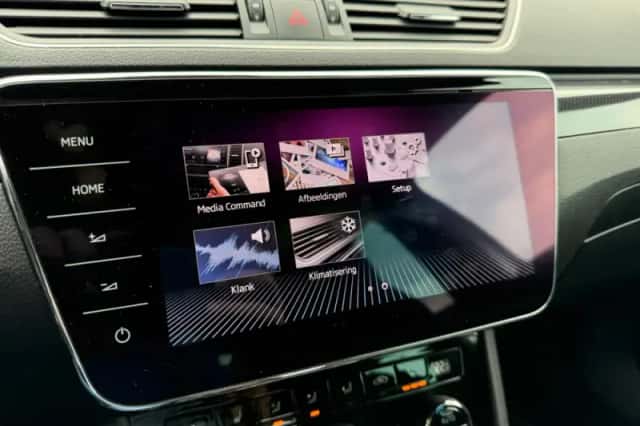Škoda Superb (2019) thumbnail 25