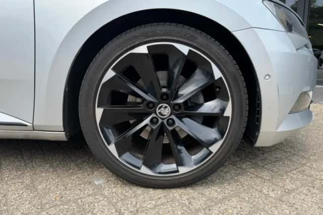 Škoda Superb (2019) thumbnail 7