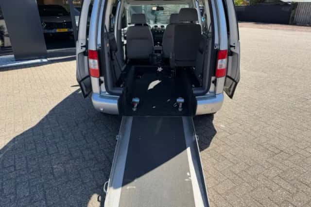 Volkswagen Caddy (2009) thumbnail 5