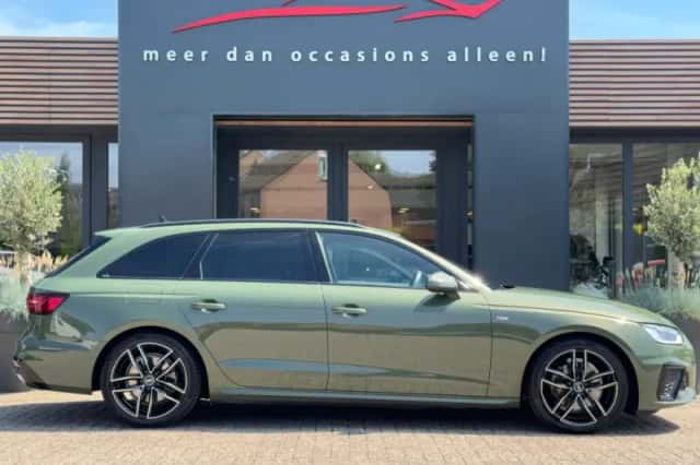 Audi A4 (2024) thumbnail 5